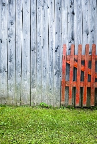 4 Signs That Your Fencing Has Aged Beyond Repair - Utah Fencing