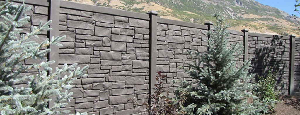 Read more about the article Enhancing Curb Appeal: Fencing Ideas for Front Yards