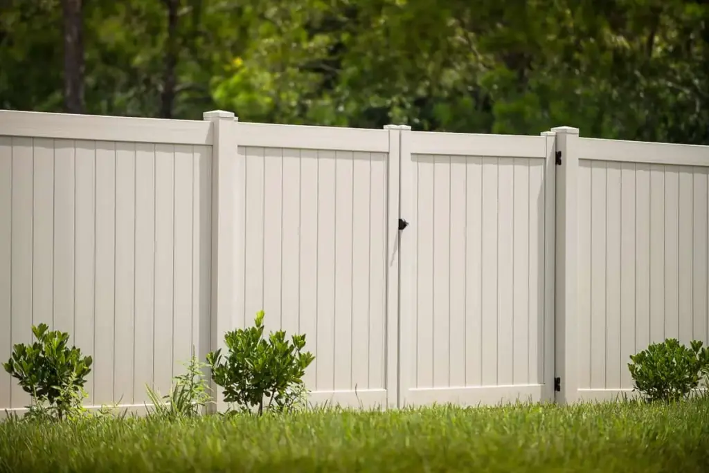 Utah Fencing vinyl fence - Tan Hamilton With Gate